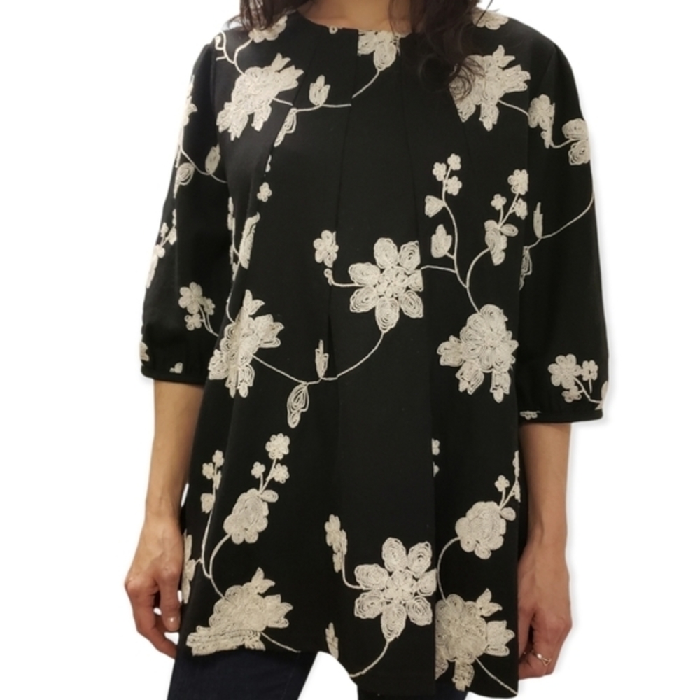 EMBROIDERED Wool blend flared floral tunic top Black Size M/L